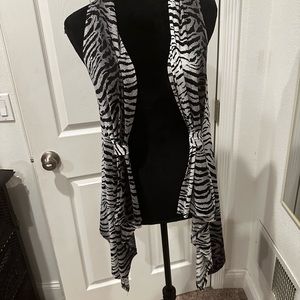 S black and white open cardigan